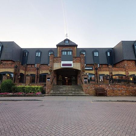 Village Hotel Blackpool Bagian luar foto