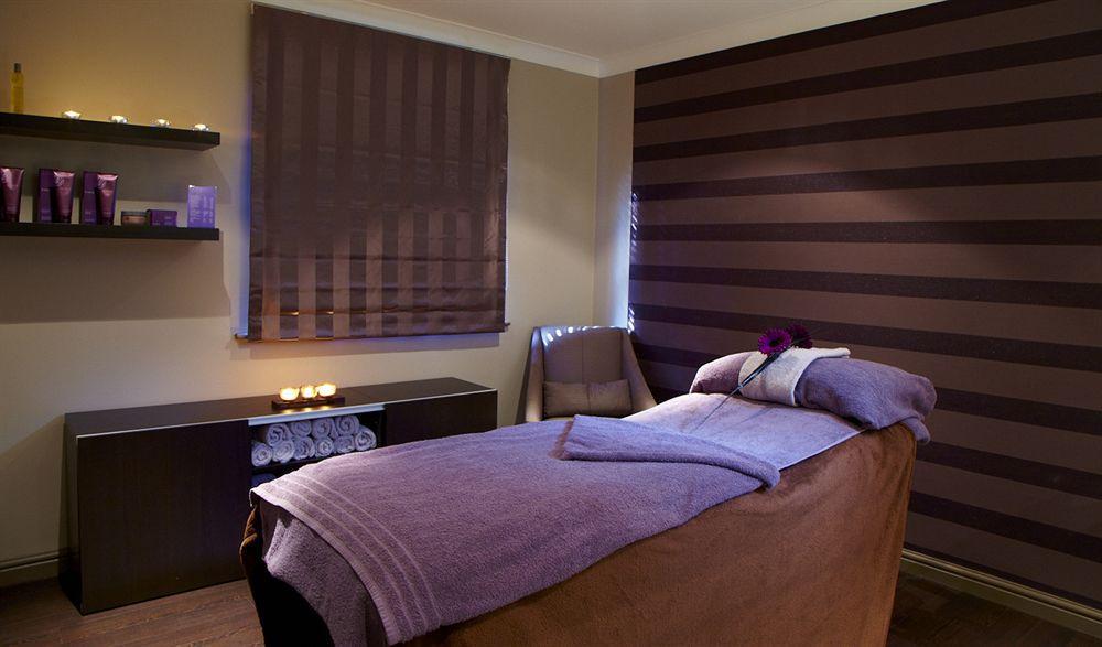 Village Hotel Blackpool Bagian luar foto