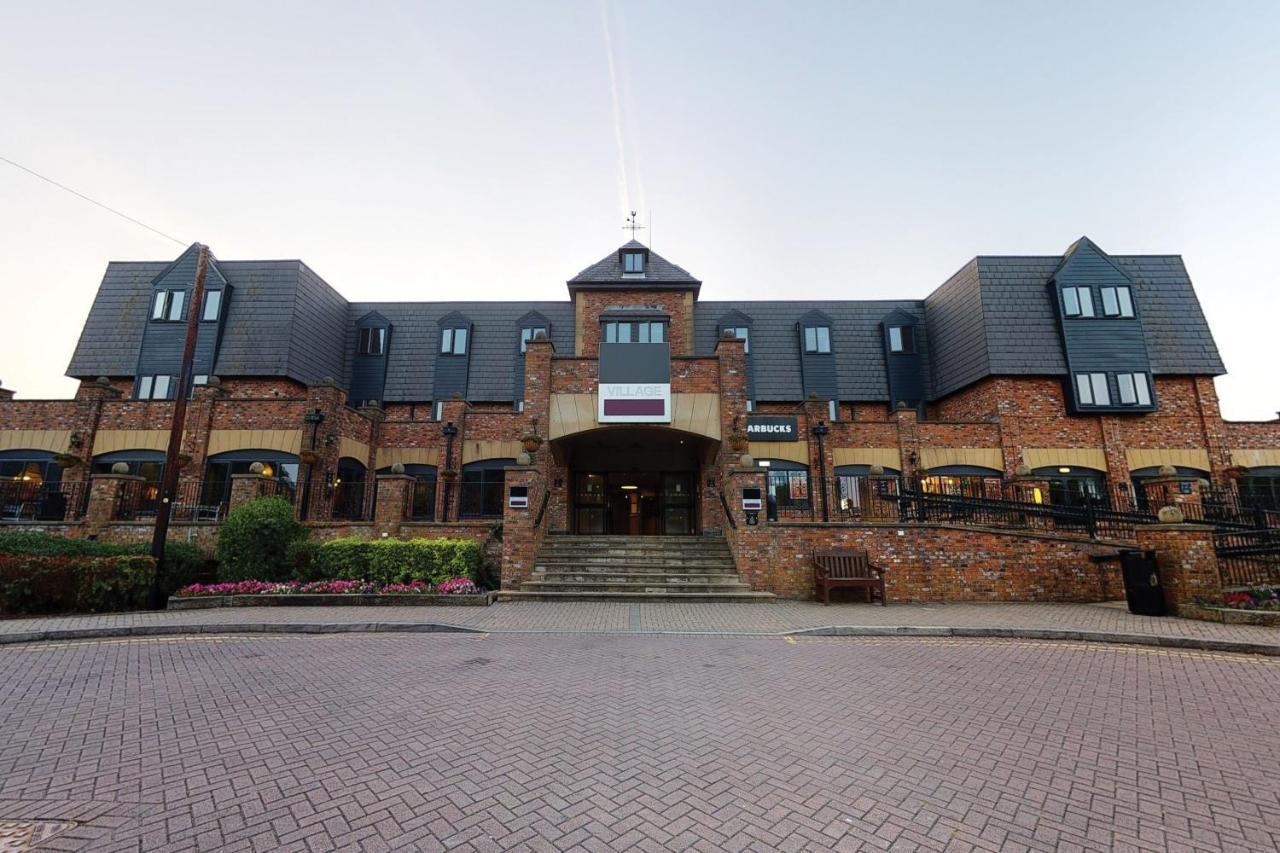 Village Hotel Blackpool Bagian luar foto