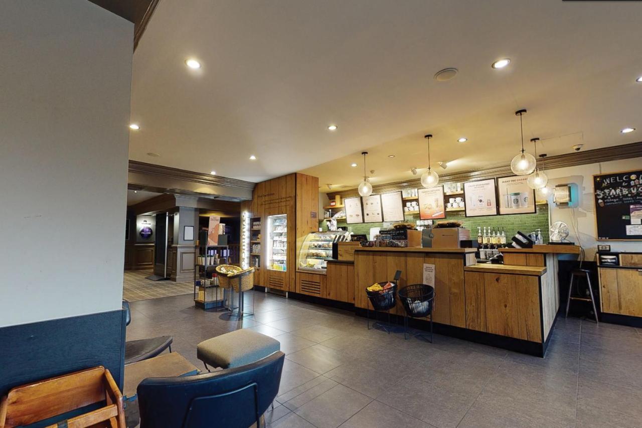 Village Hotel Blackpool Bagian luar foto