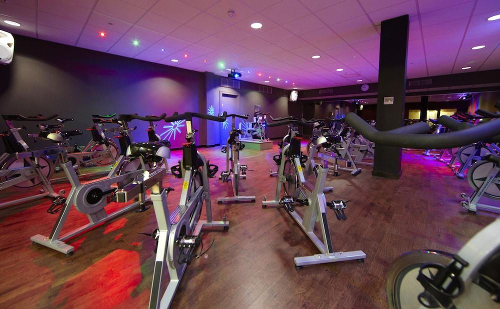 Village Hotel Blackpool Bagian luar foto