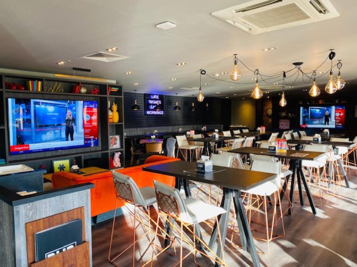 Village Hotel Blackpool Bagian luar foto