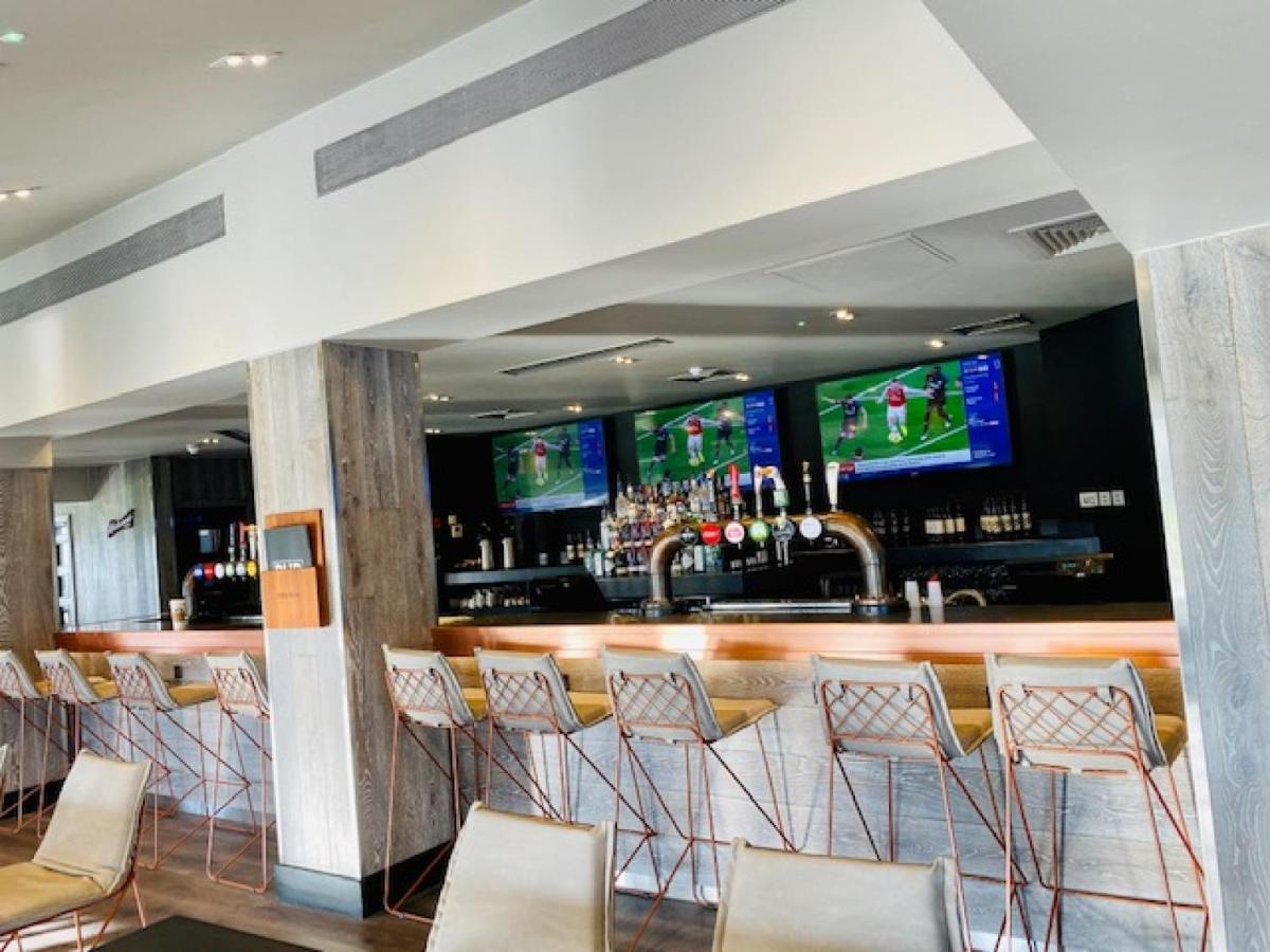 Village Hotel Blackpool Bagian luar foto