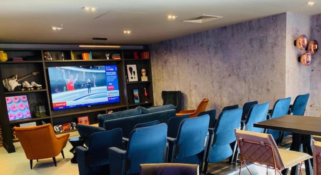 Village Hotel Blackpool Bagian luar foto